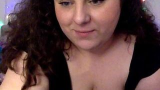 YoginiBBW naked stripping on cam for live sex video chat