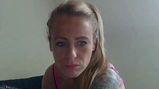 yVeRochelle naked stripping on cam for live sex video chat
