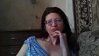 Annazet naked stripping on cam for live sex video chat