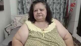 BBWLadyForU naked stripping on cam for live sex video chat