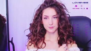 _curls_ naked stripping on cam for live sex video chat