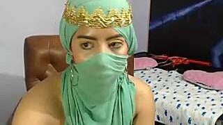 Hannyfox_ naked stripping on cam for live sex video chat