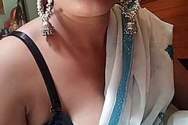 Honeybee_live naked stripping on cam for live sex video chat