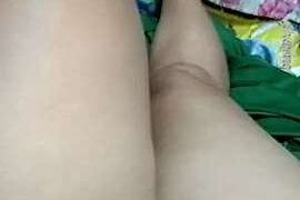 Innocent_yhovellah naked stripping on cam for live sex video chat