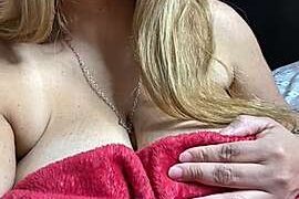 Ivelis naked stripping on cam for live sex video chat