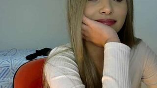 Meg_10 naked stripping on cam for live sex video chat