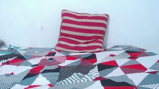 roux_hotxxx naked stripping on cam for live sex video chat