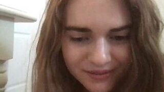 SexySweetNaomi naked stripping on cam for live sex video chat