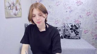 SofiaGlow naked stripping on cam for live sex video chat