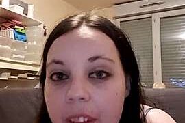 suce-une-grosse-bite naked stripping on cam for live sex video chat