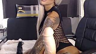 vanessitababe naked stripping on cam for live sex video chat