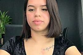xlovelygirlx naked stripping on cam for live sex video chat