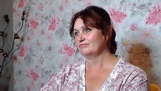 Zlata_Kaminskaya naked stripping on cam for live sex video chat