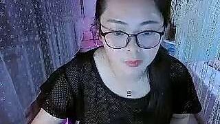 AnnaXue naked stripping on cam for live sex video chat