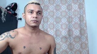 Dirtycouple4u naked stripping on cam for live sex video chat