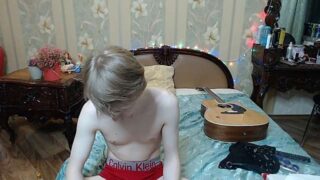 Fothisinya naked stripping on cam for live sex video chat