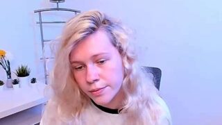 nicole_elliston naked stripping on cam for live sex video chat