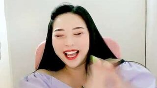 Astrid-zz naked stripping on cam for live sex video chat