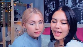 GloriyaKaily naked stripping on cam for live sex video chat