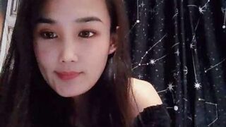 honhdoukiss1 naked stripping on cam for live sex video chat