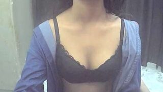 hotreeta naked stripping on cam for live sex video chat