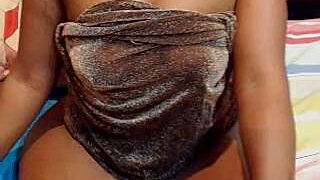 ITSALLABOUTAZZ naked stripping on cam for live sex video chat