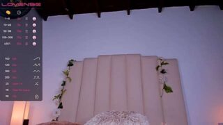 kyliie_fox naked stripping on cam for live sex video chat