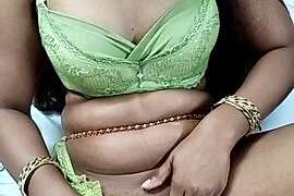 linda_hunter naked stripping on cam for live sex video chat