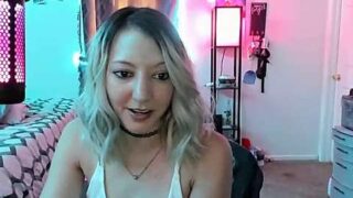 MollySmiles naked stripping on cam for live sex video chat