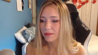 PaigeJohnson1 naked stripping on cam for live sex video chat