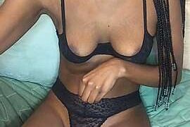 Raxie_love naked stripping on cam for live sex video chat