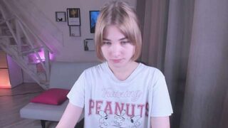 AlexisMaysX naked stripping on cam for live sex video chat
