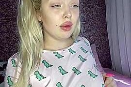 BlondeSweetBaby naked stripping on cam for live sex video chat
