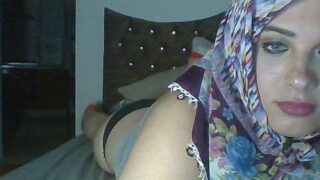 ClNDY naked stripping on cam for live sex video chat