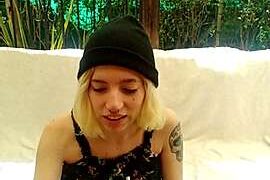 DiimeUwU naked stripping on cam for live sex video chat