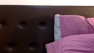 isa_dusyy naked stripping on cam for live sex video chat