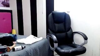 Kheiinhot naked stripping on cam for live sex video chat