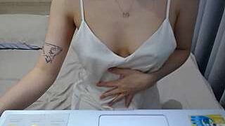 Mikami_babe naked stripping on cam for live sex video chat