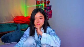 Sinceeere naked stripping on cam for live sex video chat