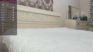 yuyu_sai naked stripping on cam for live sex video chat
