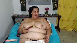 kikisweet33 naked stripping on cam for live sex video chat