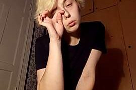 Moon_kitten naked stripping on cam for live sex video chat