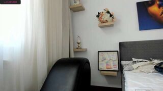 SelenaGoddesss naked stripping on cam for live sex video chat