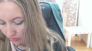 valerykiwi nude on webcam in her Live Sex Chat