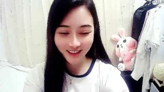 Emily-A naked stripping on cam for live sex video chat