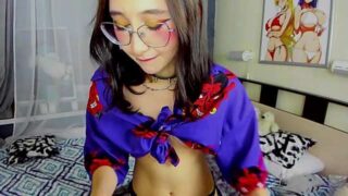 Noelle_Mills naked stripping on cam for live sex video chat
