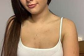 _Tamara naked stripping on cam for live sex video chat