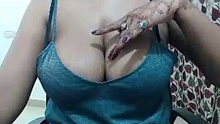 pooja_singh9 naked stripping on cam for live sex video chat