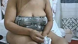 marthamoelo naked stripping on cam for live sex video chat