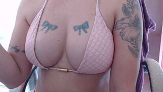 Ta_maravilhosaaa naked stripping on cam for live sex video chat
